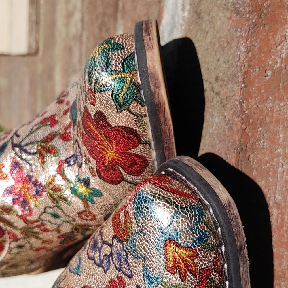 Roper Ingrid Multi Floral Snip Toe Faux Leather Boots Size 6 (1773) - Picture 4 of 11